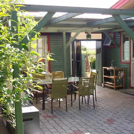 Two-bedroom Holiday In 1